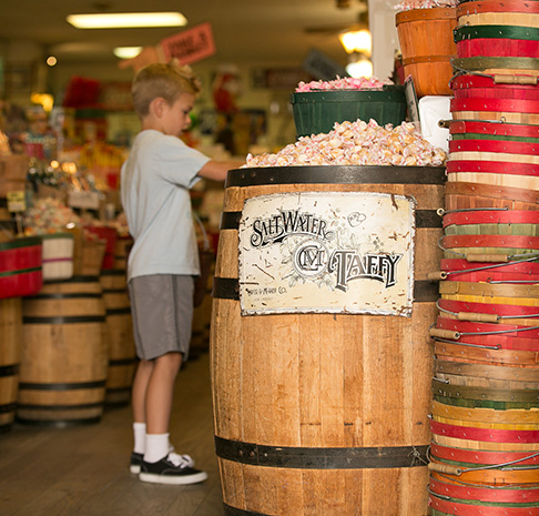 Kid shopping for Taffy.