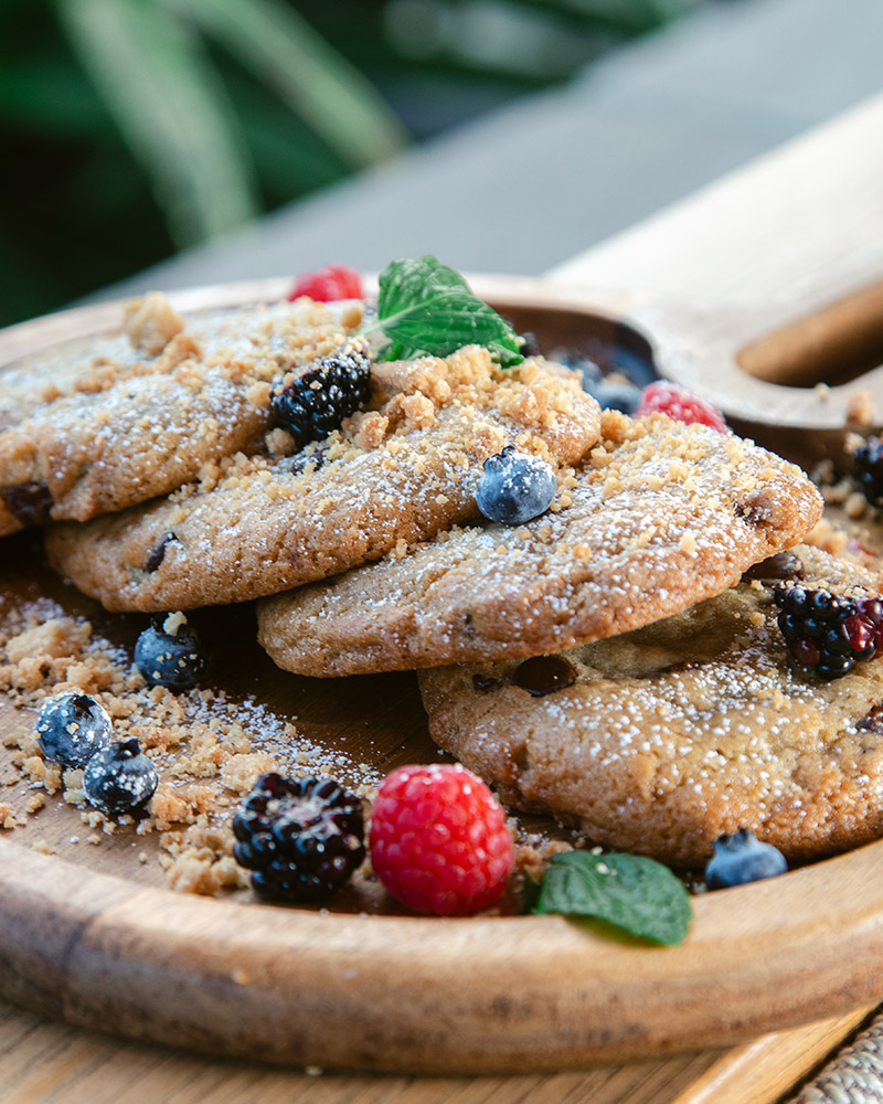 Plate of cookies.